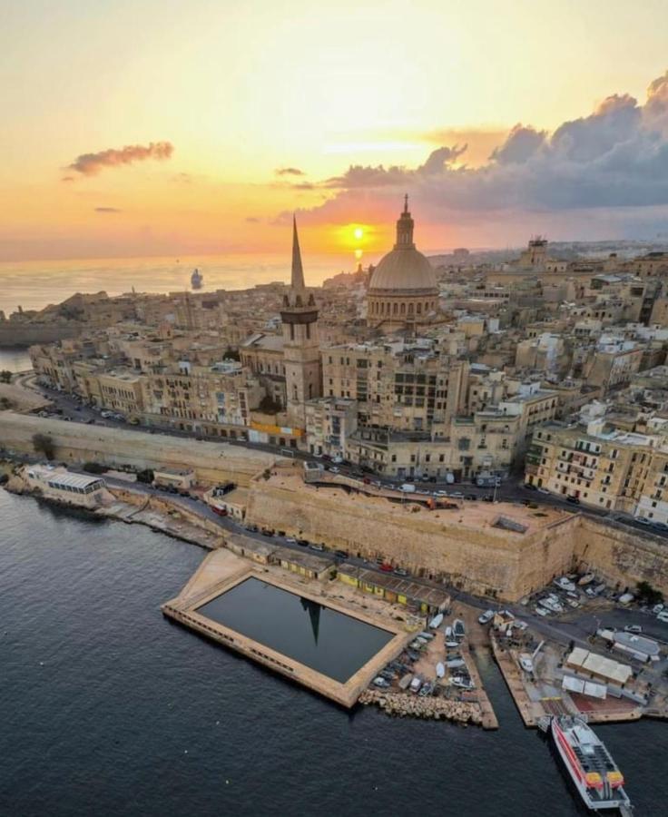 Ewa Apt - 3-Bedrooms Apt Near Sliema - St Julians Seafront Gzira Exterior photo